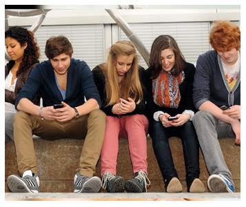 Jeunes et accros au mobile? Gare à la facture!