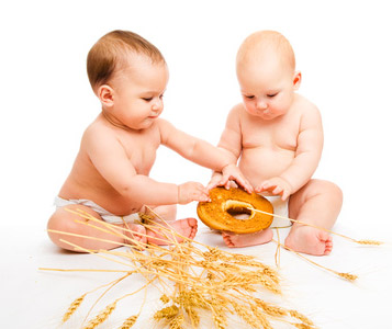 Bébé doit apprivoiser le gluten dès le 4e mois