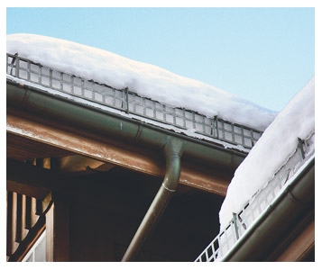 Neige sur le toit, gare à la tuile!