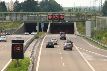Roule pas trop près!