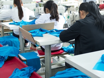 T-Shirts: des clopinettes pour les petites mains