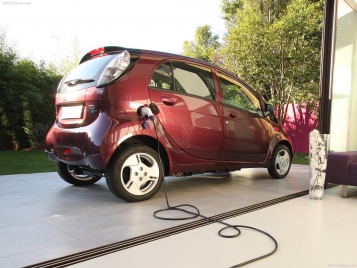 Voitures électriques moins autonomes qu’annoncé