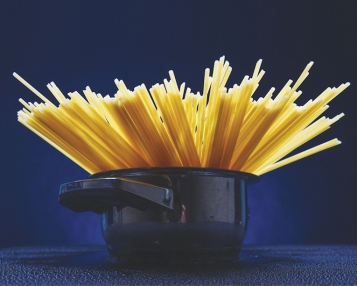 Des spaghettis  montrent «pâte» blanche