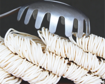 Pâtes de konjac avec modération