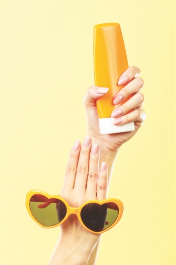 crème solaire: vérifiez par vous-mêmes  avant de la jeter!