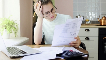 Obligo: les garde-fous ne font pas effet