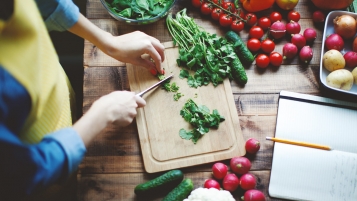 12 planches à découper: échardes et bactéries au menu