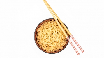 10 Nouilles asiatiques instantanées: Elles peuvent être plus grasses qu’un cheeseburger