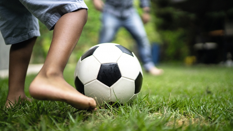 10 ballons de foot: nike confirme son titre